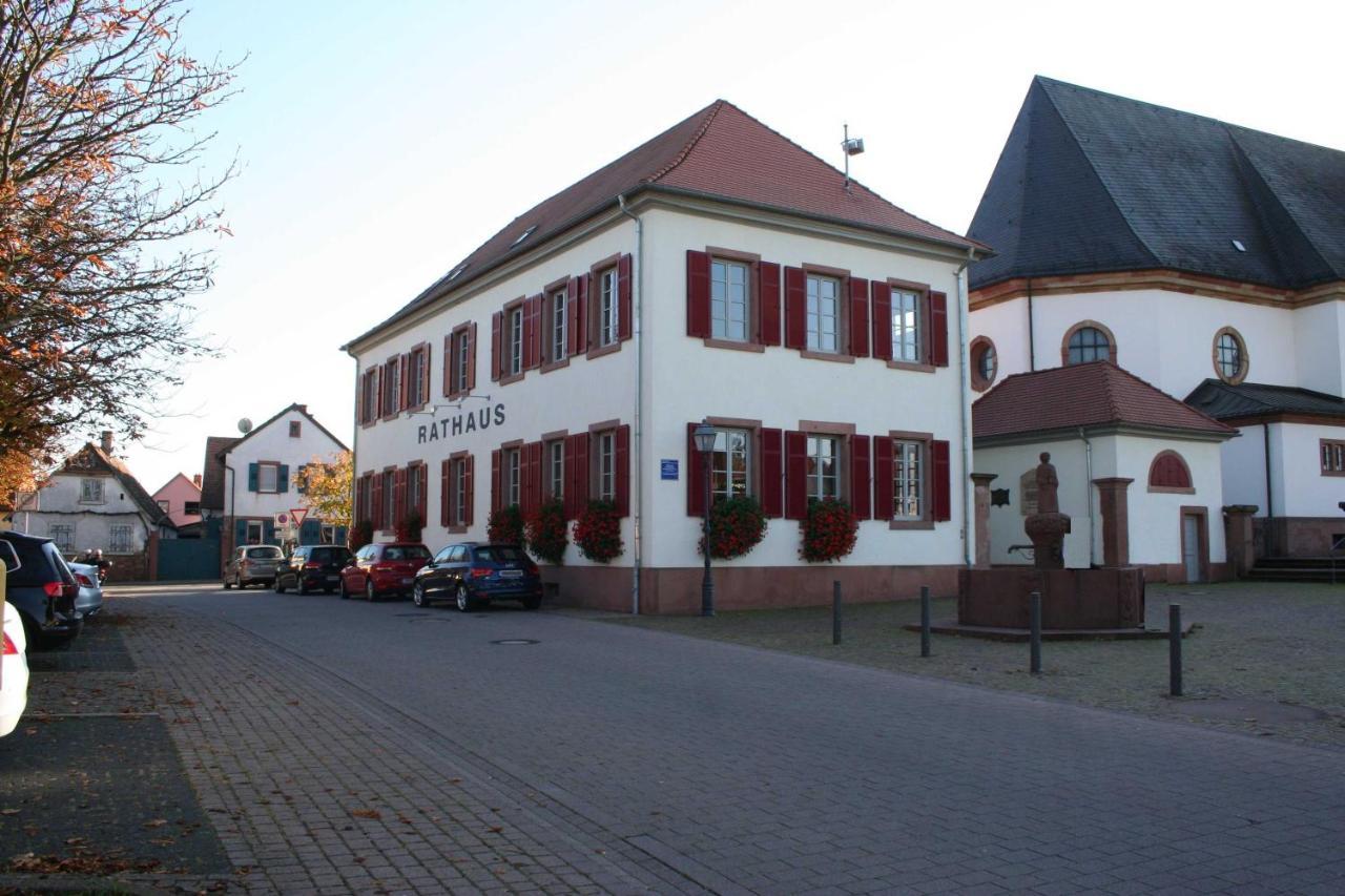 Ferienwohnung Spatzennest In Edesheim Buitenkant foto