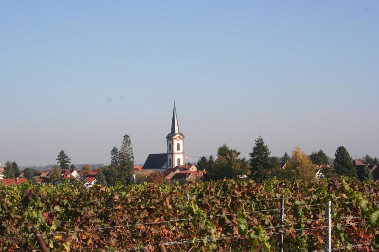 Ferienwohnung Spatzennest In Edesheim Buitenkant foto